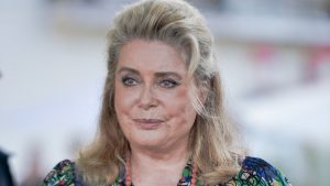 Catherine Deneuve hospitalisée dans un état sérieux, suite à un malaise